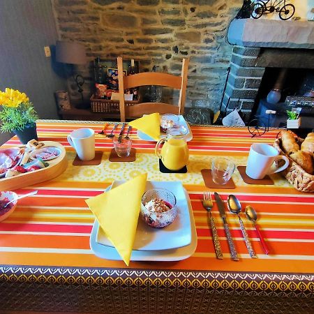Gouarec Bed & Breakfast Lanrivain Exteriör bild
