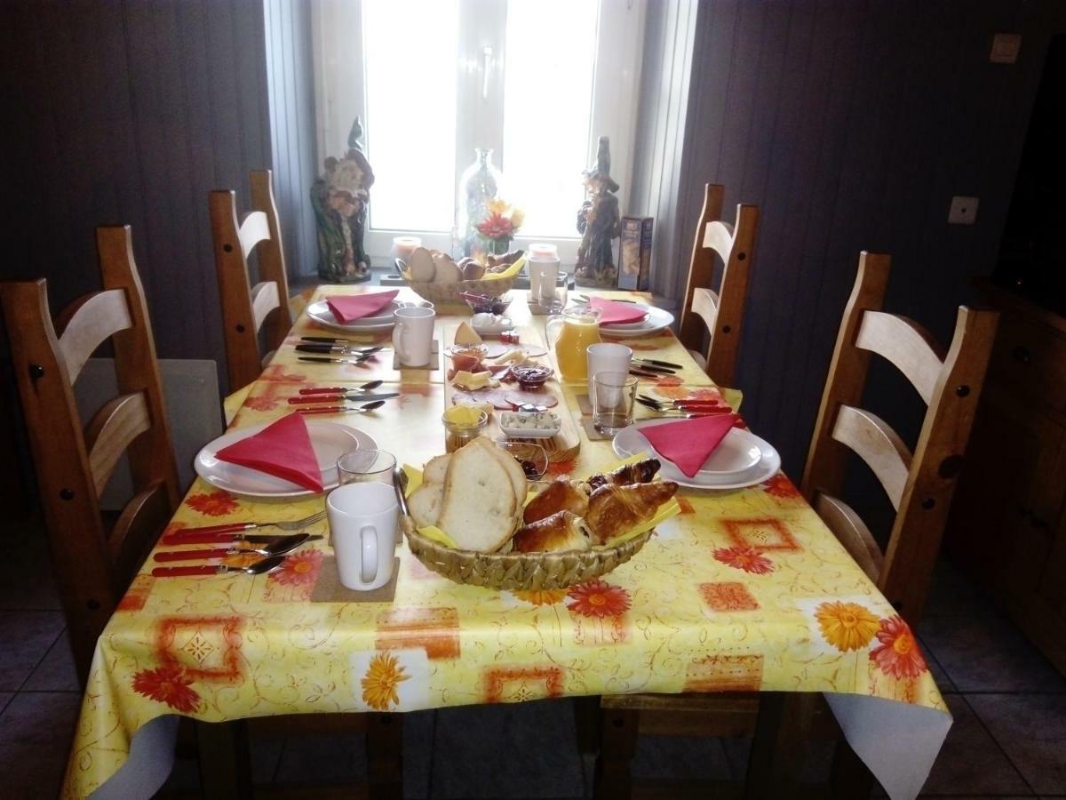 Gouarec Bed & Breakfast Lanrivain Exteriör bild